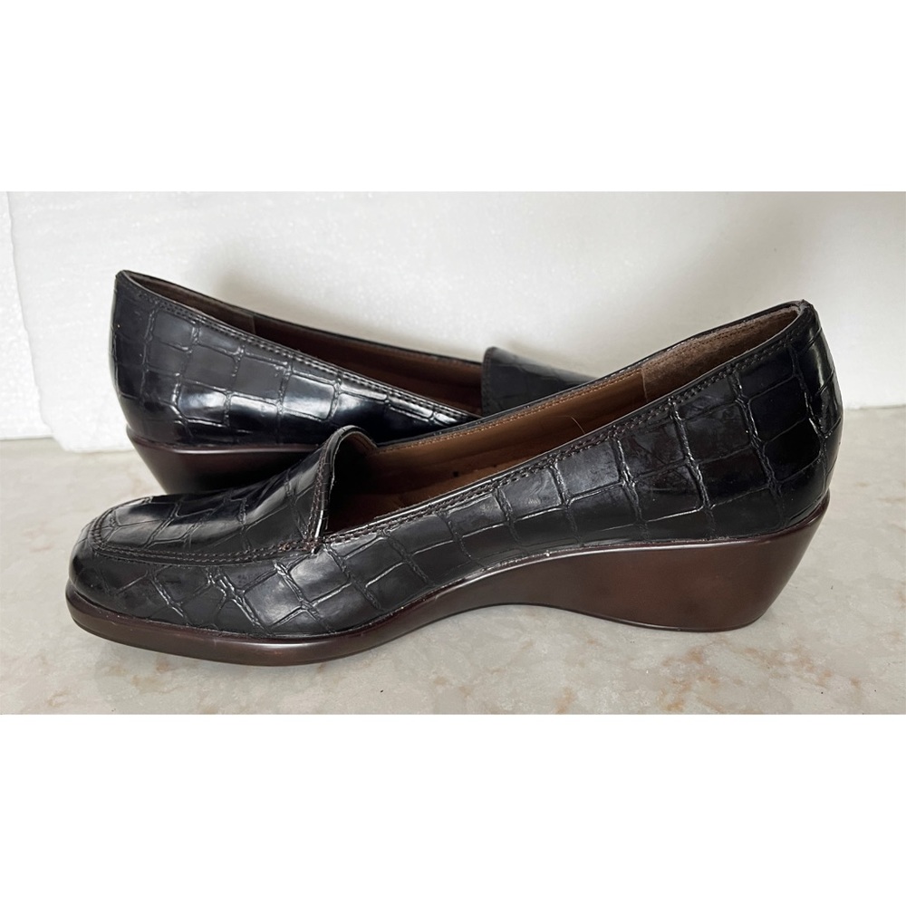 Aerosoles Dark Brown Faux Leather Wedge Flats 5.5 NWT